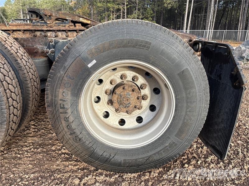 Freightliner Cascadia 125 6x4 T/A Sleeper Truck Tractor Sattelzugmaschinen