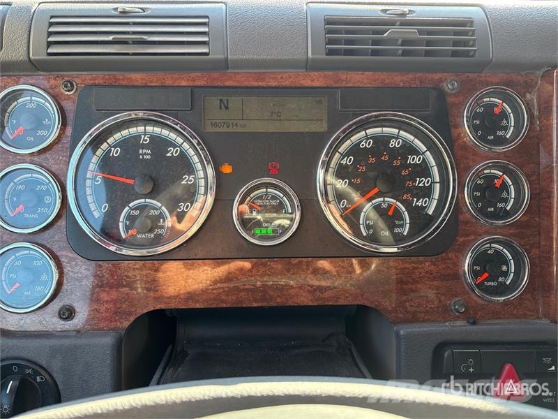 Freightliner Cascadia 125 6x4 T/A Sleeper Truck Tractor Trekkers
