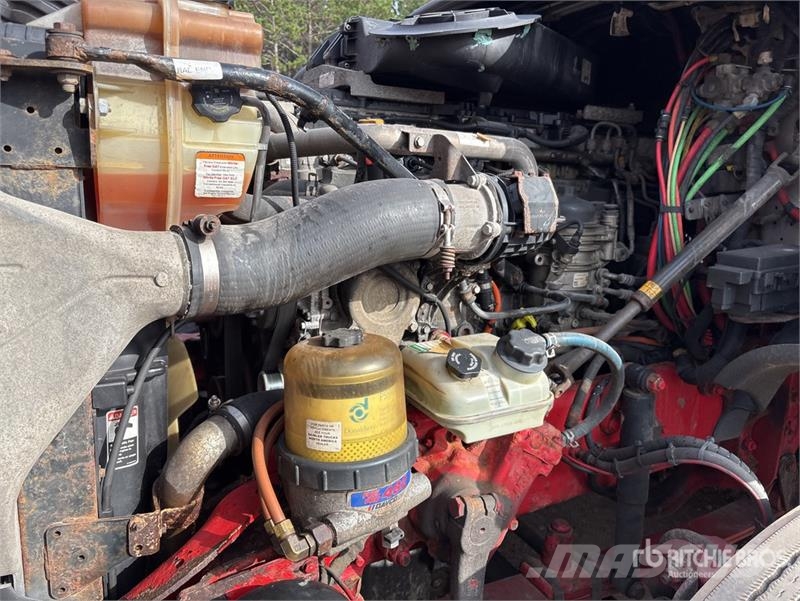 Freightliner Cascadia 125 6x4 T/A Sleeper Truck Tractor 牵引车