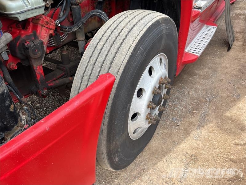 Freightliner Cascadia 125 6x4 T/A Sleeper Truck Tractor 牵引车