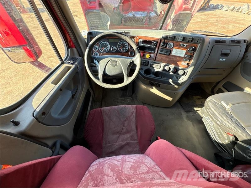 Freightliner Cascadia 125 6x4 T/A Sleeper Truck Tractor Trekkers