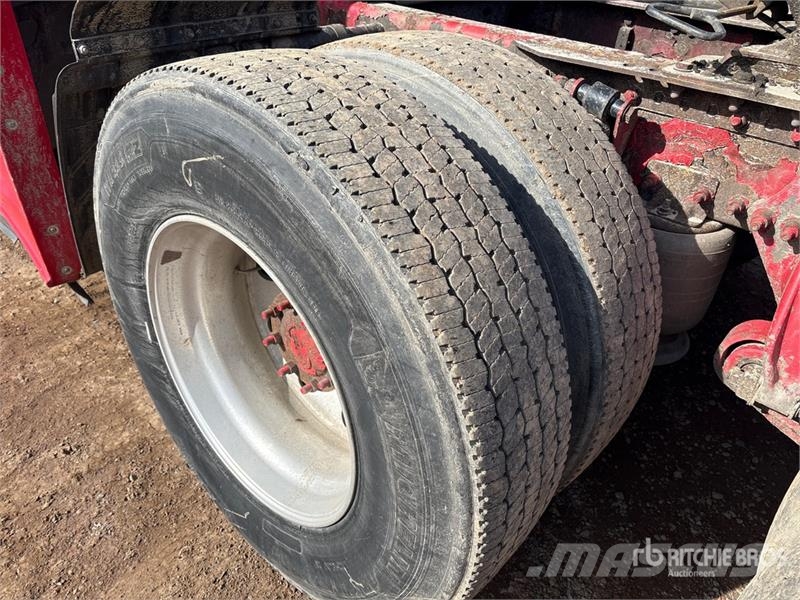 Freightliner Cascadia 125 6x4 T/A Sleeper Truck Tractor Trekkers
