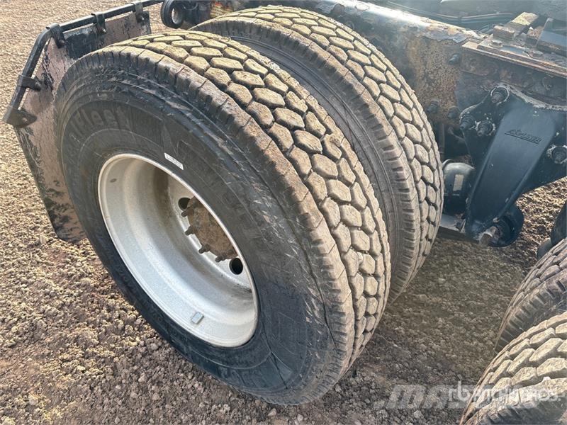 Freightliner Cascadia 125 6x4 T/A Sleeper Truck Tractor Sattelzugmaschinen