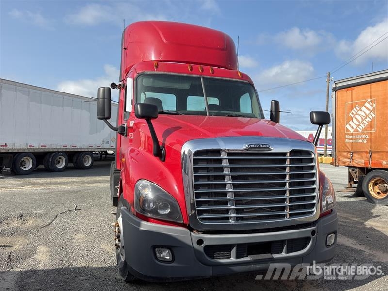 Freightliner Cascadia 125 Sadulveokid