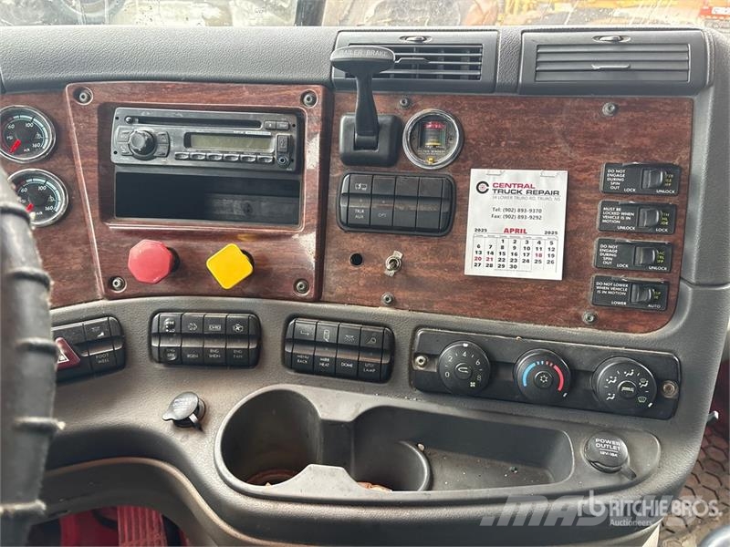 Freightliner Cascadia 125 6x4 T/A Sleeper Truck Tractor Nyergesvontatók
