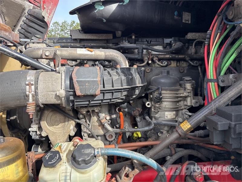 Freightliner Cascadia 125 6x4 T/A Sleeper Truck Tractor 牵引车