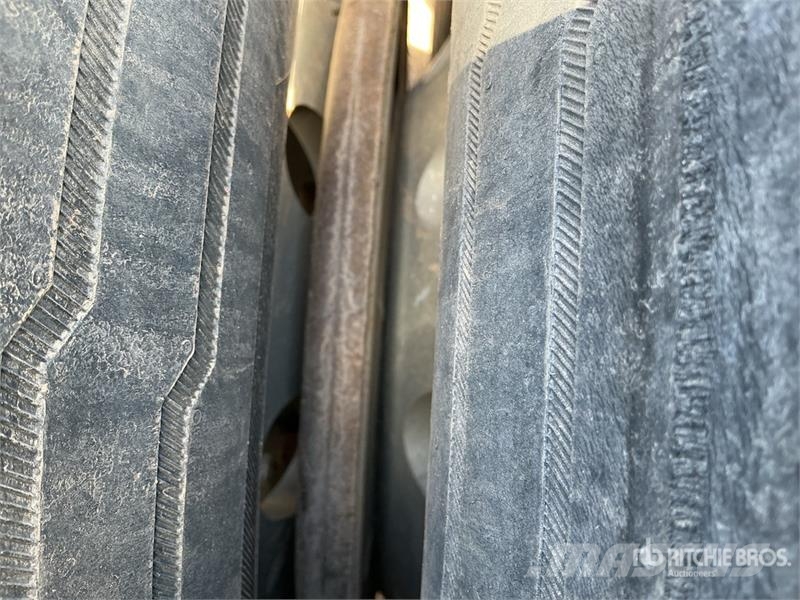 Freightliner Cascadia 126 6x4 T/A Sleeper Truck Tractor Trekkers