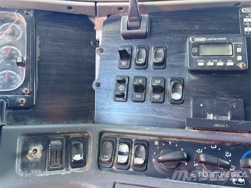 Freightliner Columbia 120 Prime Movers