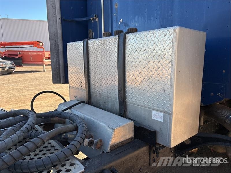 Freightliner Columbia 120 Prime Movers