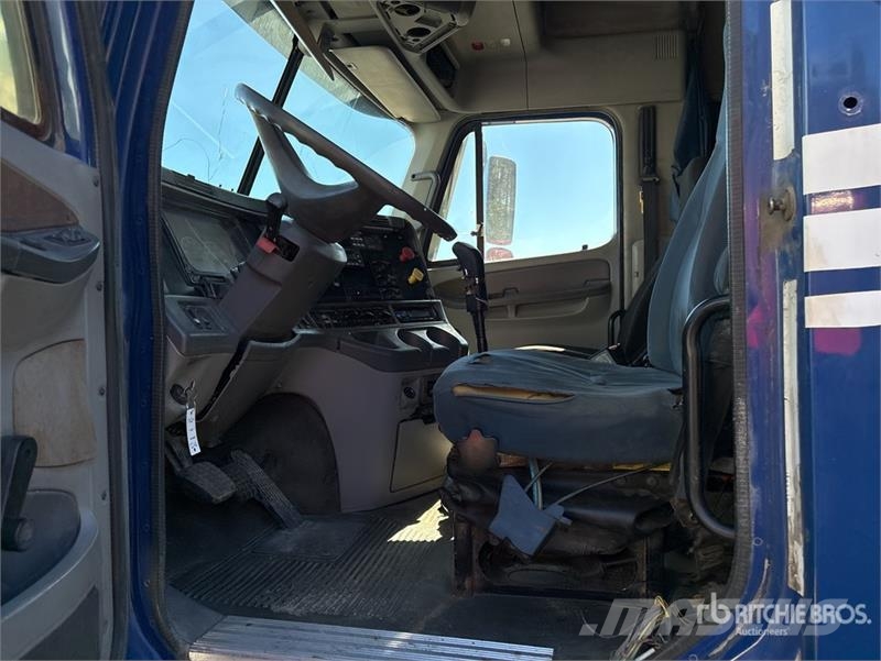 Freightliner Columbia 120 Prime Movers