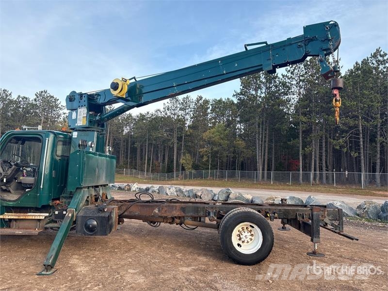 Freightliner lb Straight Boom on Freightliner M2 106 4x2 Boom Kamioni sa kranom