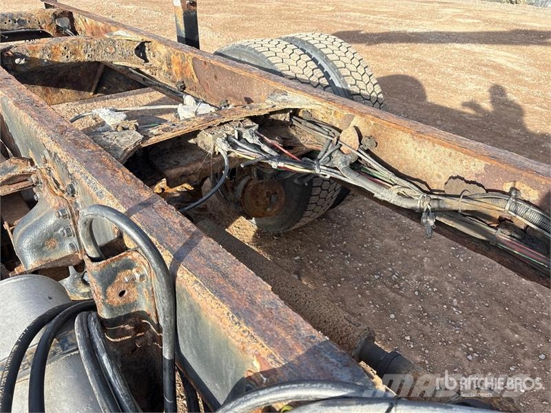 Freightliner lb Straight Boom on Freightliner M2 106 4x2 Boom Kamioni sa kranom