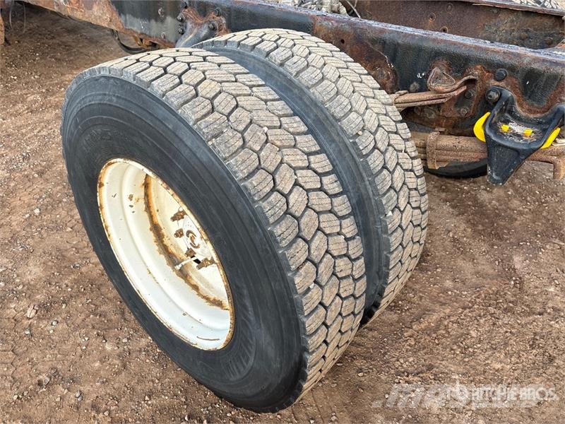 Freightliner lb Straight Boom on Freightliner M2 106 4x2 Boom Kamioni sa kranom