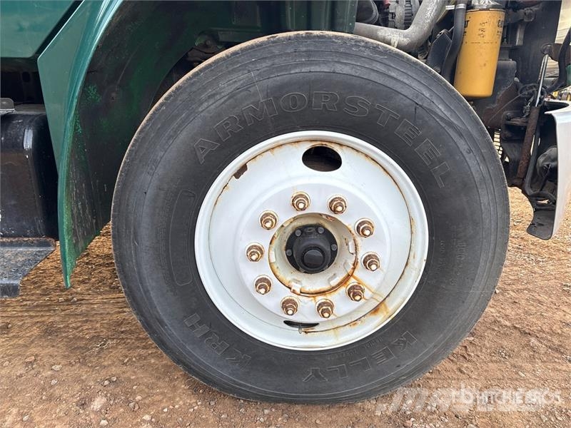 Freightliner lb Straight Boom on Freightliner M2 106 4x2 Boom Kamioni sa kranom