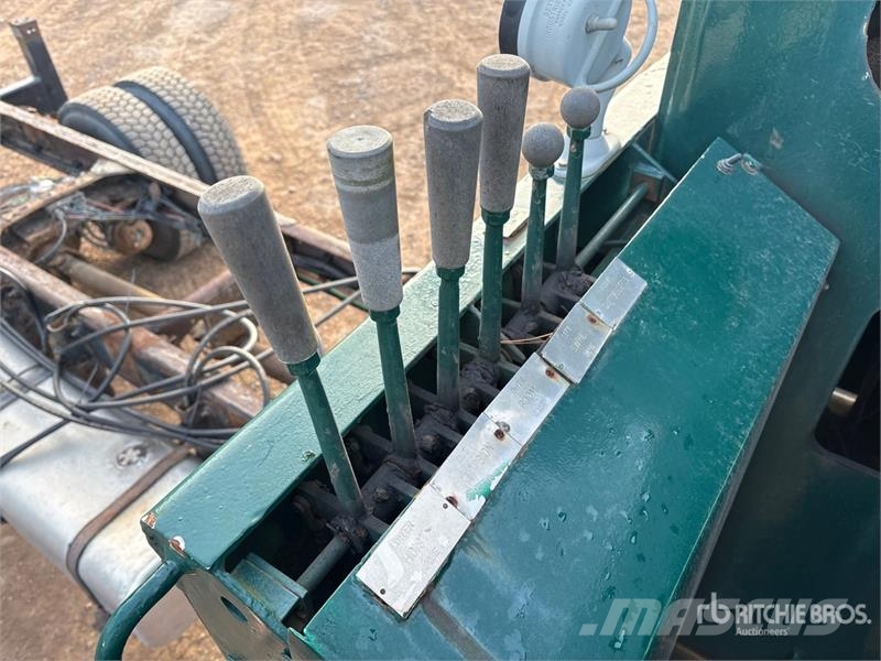 Freightliner lb Straight Boom on Freightliner M2 106 4x2 Boom Kamioni sa kranom