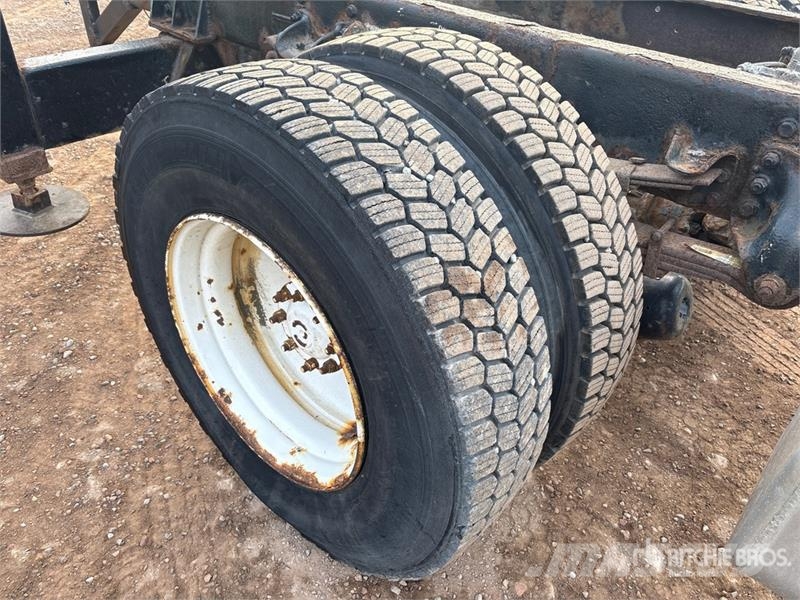 Freightliner lb Straight Boom on Freightliner M2 106 4x2 Boom Kamioni sa kranom