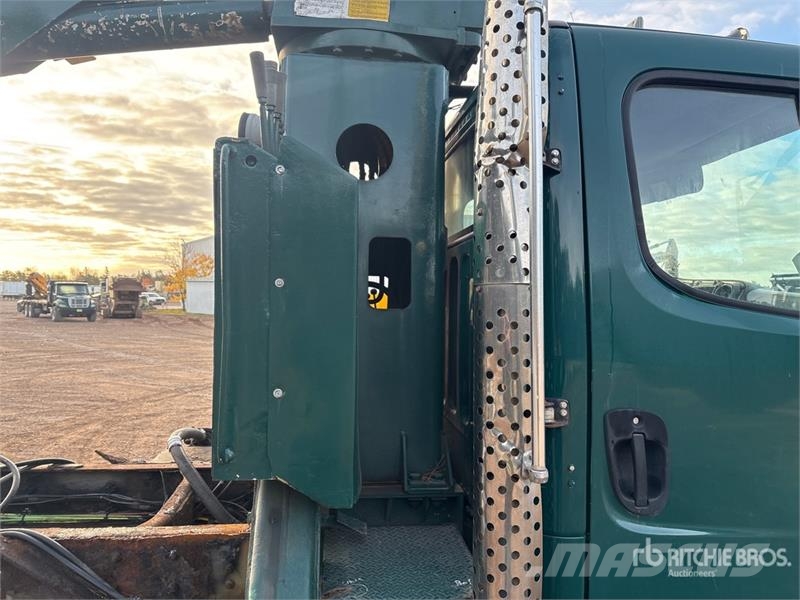 Freightliner lb Straight Boom on Freightliner M2 106 4x2 Boom Kamioni sa kranom