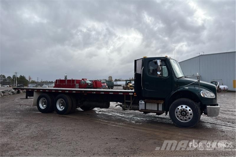 Freightliner M2 106 Camion plateau