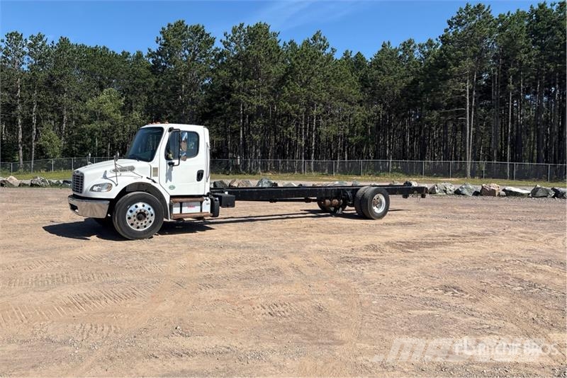 Freightliner M2 106 Cabinas