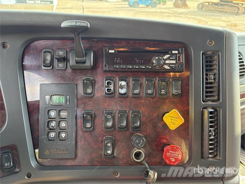 Freightliner M2 106 Bañeras basculantes usadas