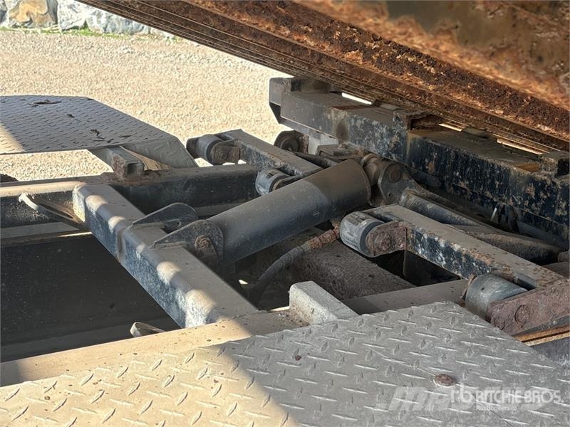 Freightliner M2 106 Camiones polibrazo