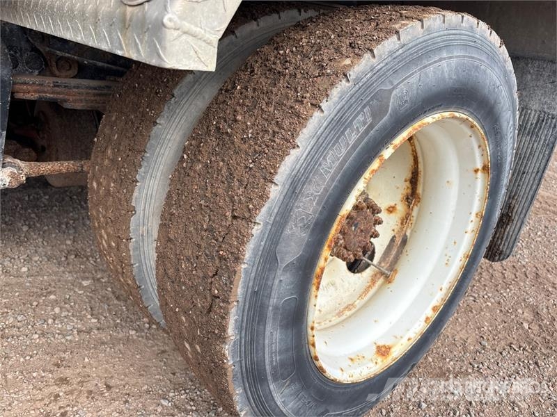 Freightliner M2 106 Camiones polibrazo