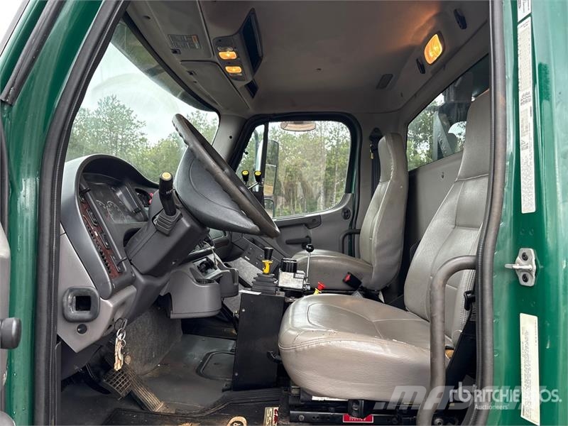 Freightliner M2 106 Kommunalt / generelt kjøretøy