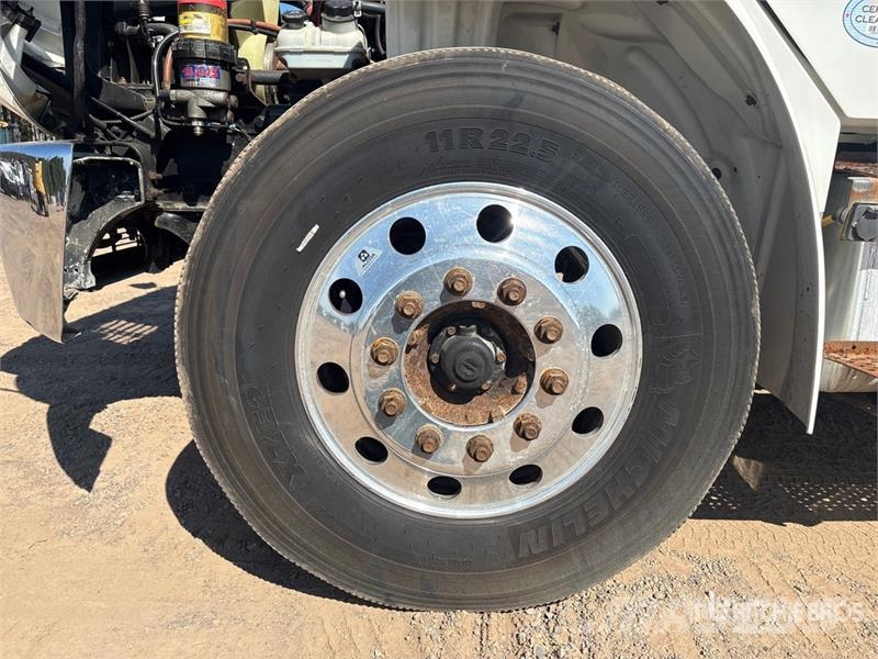 Freightliner M2 106 Cabinas