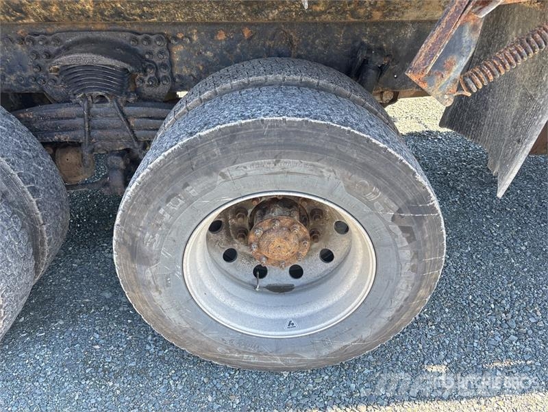 Freightliner M2 106 自卸式货车