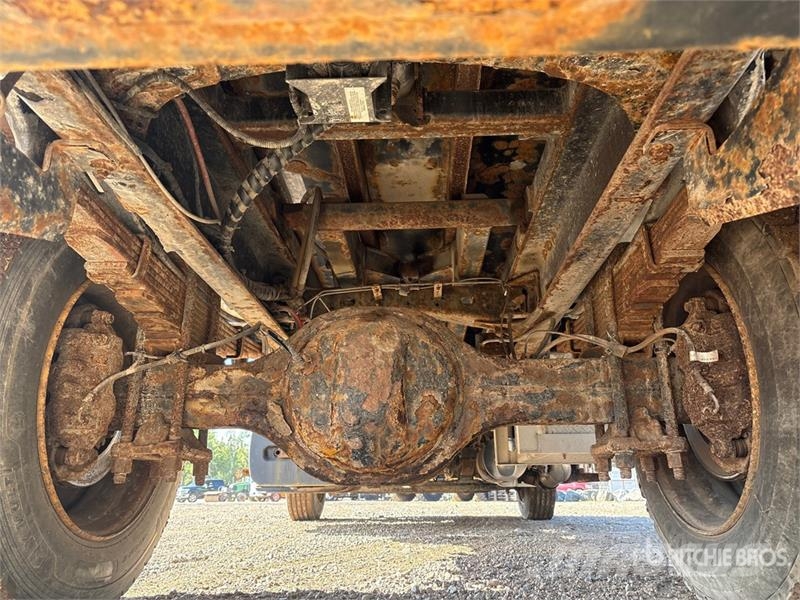 Freightliner M2 106 Camiones polibrazo