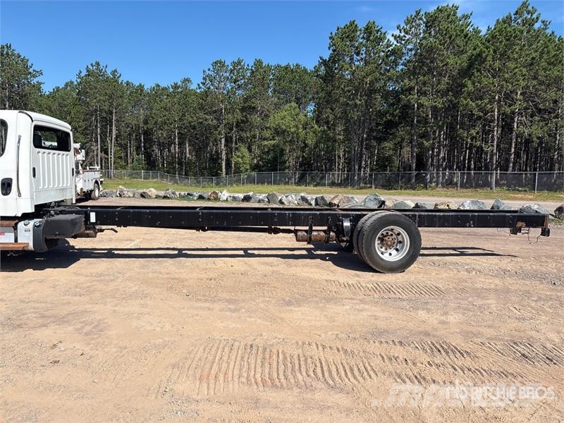 Freightliner M2 106 Cabinas