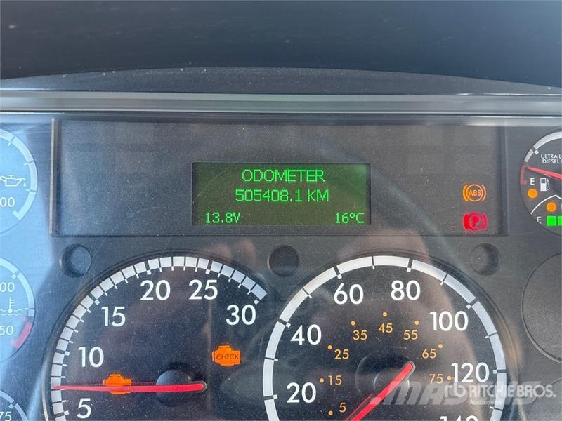 Freightliner M2 106 Camiones polibrazo