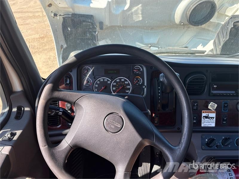Freightliner M2 106 Cabinas