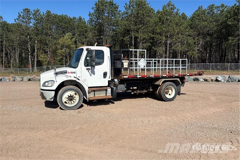 Freightliner M2 106 Camiones polibrazo