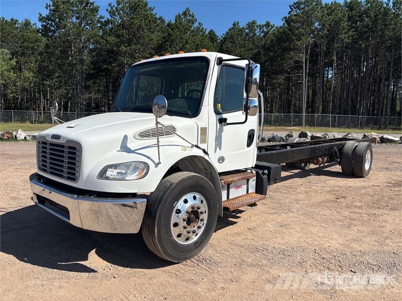 Freightliner M2 106 Cabinas