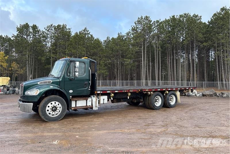 Freightliner M2 106 Camion plateau
