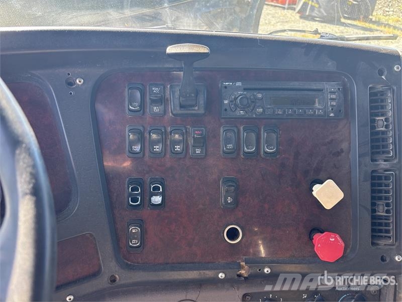 Freightliner M2 106 自卸式货车