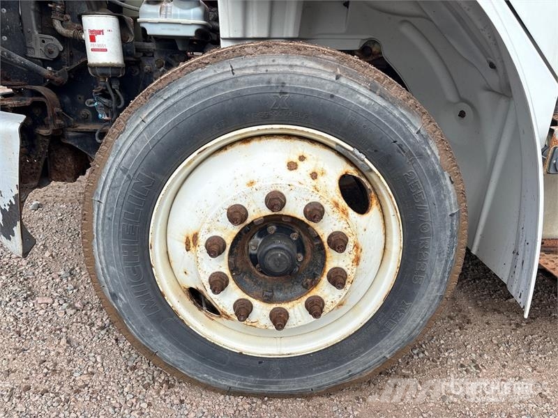 Freightliner M2 106 Camiones polibrazo