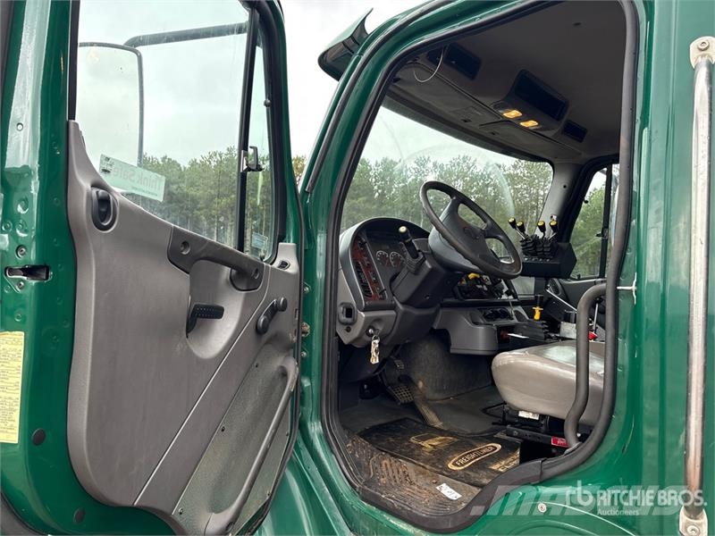 Freightliner M2 106 Kommunalt / generelt kjøretøy