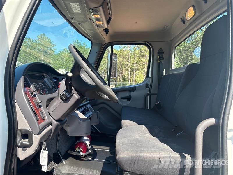 Freightliner M2 106 Cabinas