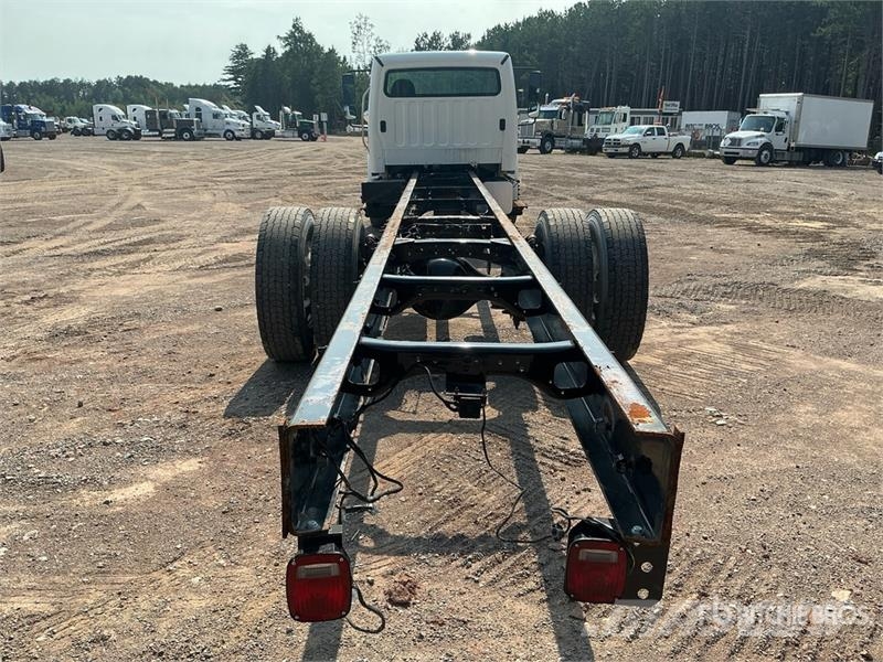 Freightliner M2 106 Cabinas