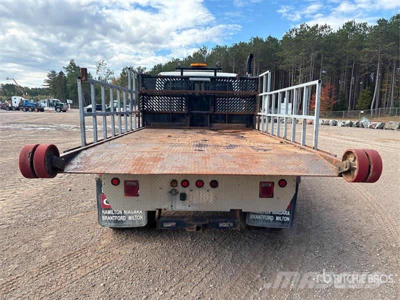 Freightliner M2 106 Camiones polibrazo