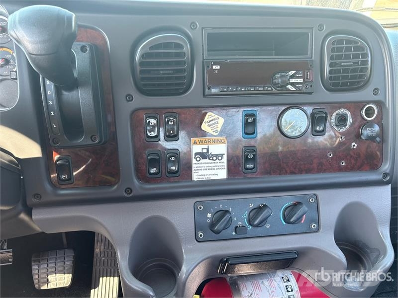 Freightliner M2 106 Cabinas