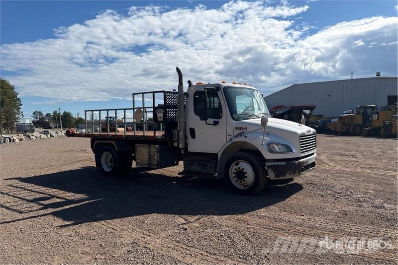 Freightliner M2 106 Camiones polibrazo