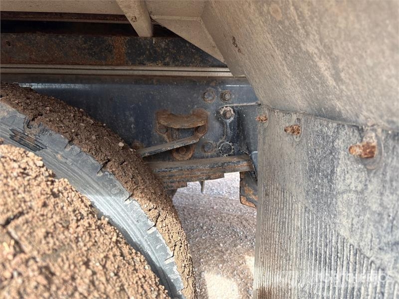 Freightliner M2 106 Camiones polibrazo