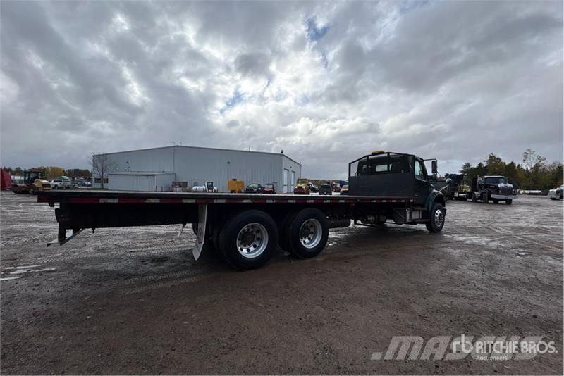 Freightliner M2 106 Camion plateau