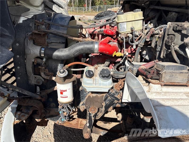 Freightliner M2 106 Camiones polibrazo