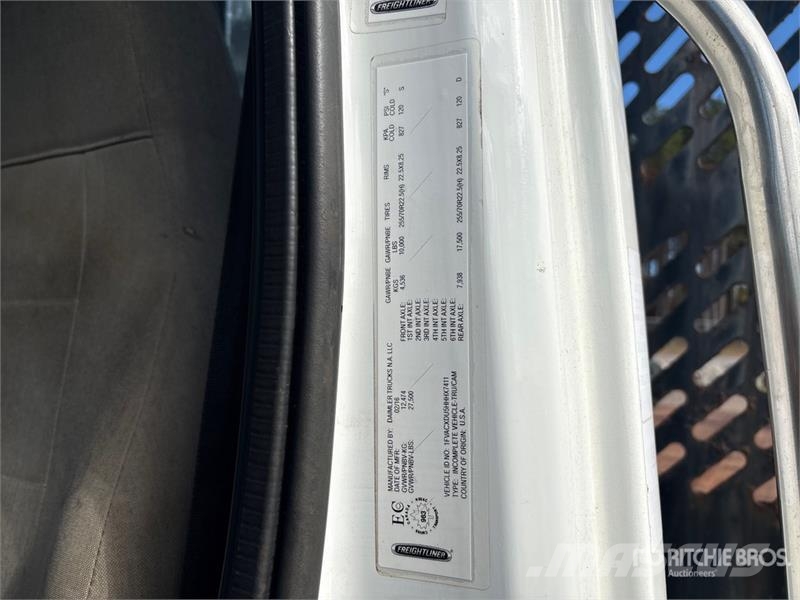 Freightliner M2 106 Camiones polibrazo