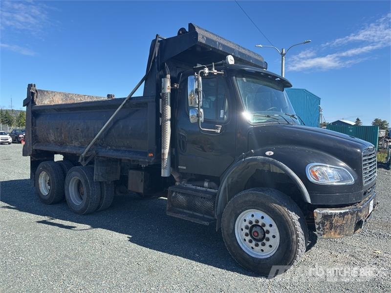 Freightliner M2 106 自卸式货车