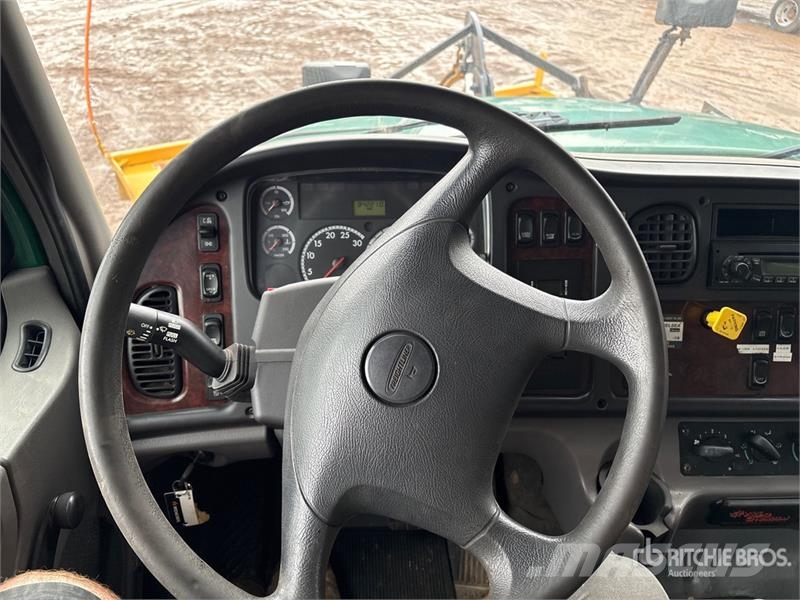 Freightliner M2 106 Kommunalt / generelt kjøretøy
